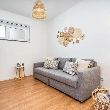 Apartamento Bright & Spacious Flat W/ Balcony By Host Wise Portimão