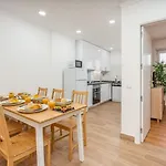 Bright & Spacious Flat W/ Balcony By Host Wise *