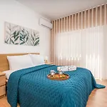 Bright & Spacious Flat W/ Balcony By Host Wise * Portimão